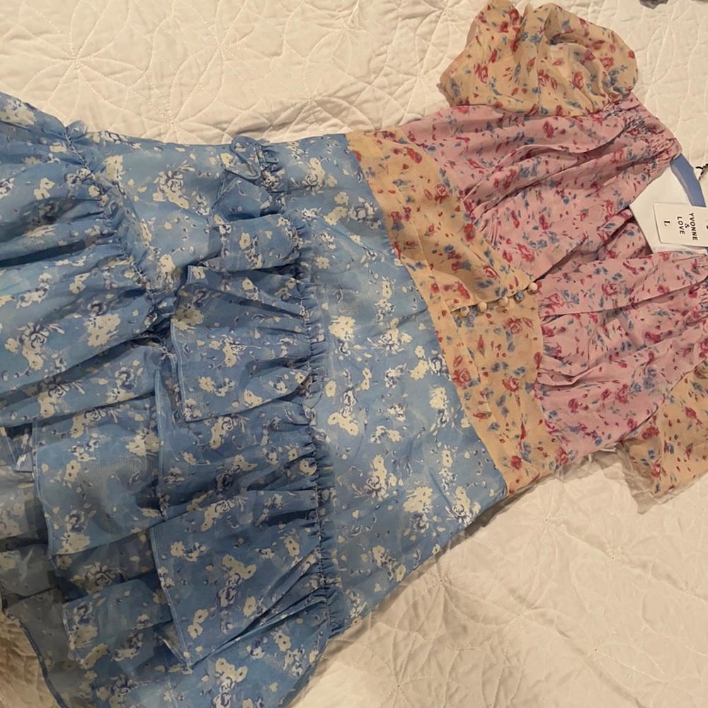 YVONNE & LOVE MULTI DRESS SIZE LARGE